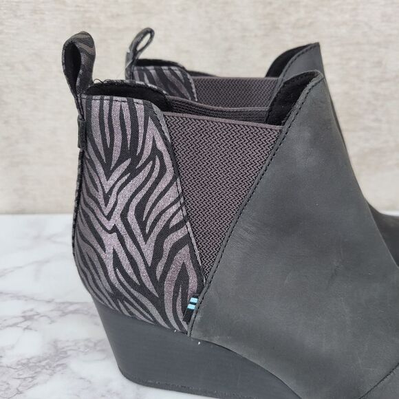 Toms Kelsey Black Leather Zebra Shimmer Wedge Ankle Boots Booties NEW NO BOX - Picture 2 of 8